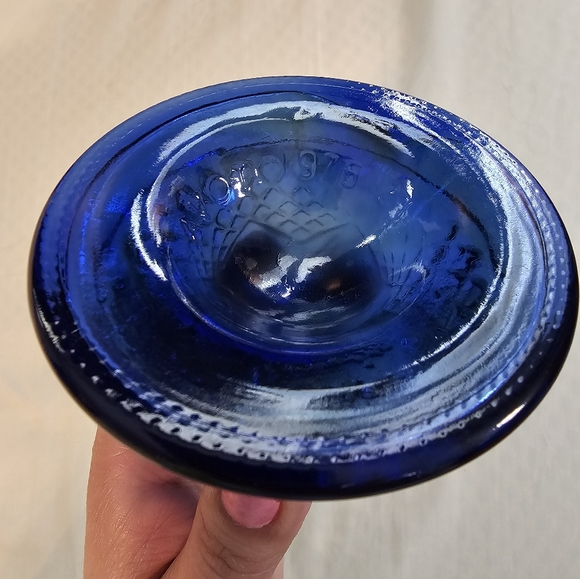 Vintage Avon Collectible Blue Glass Bell Cologne Bottle 1976 edition EUC - Picture 4 of 6